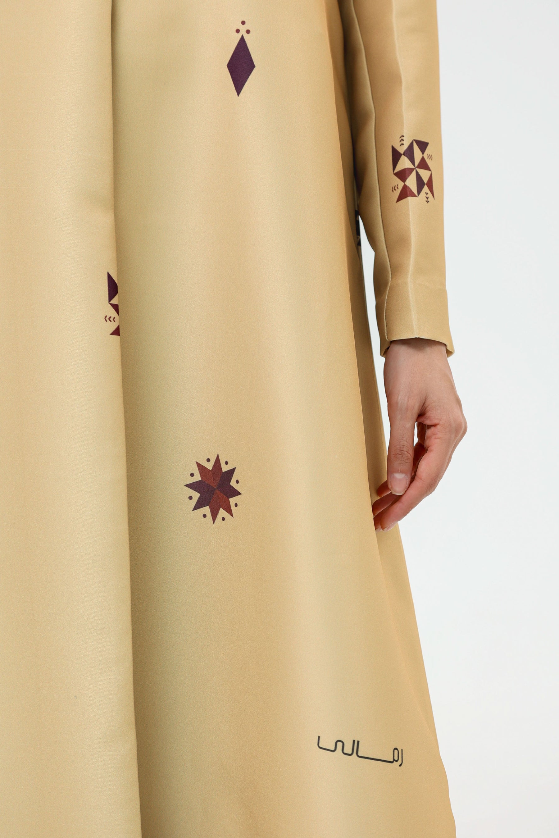 Printed Al-Qatt Al-Asiri Abaya in Desert