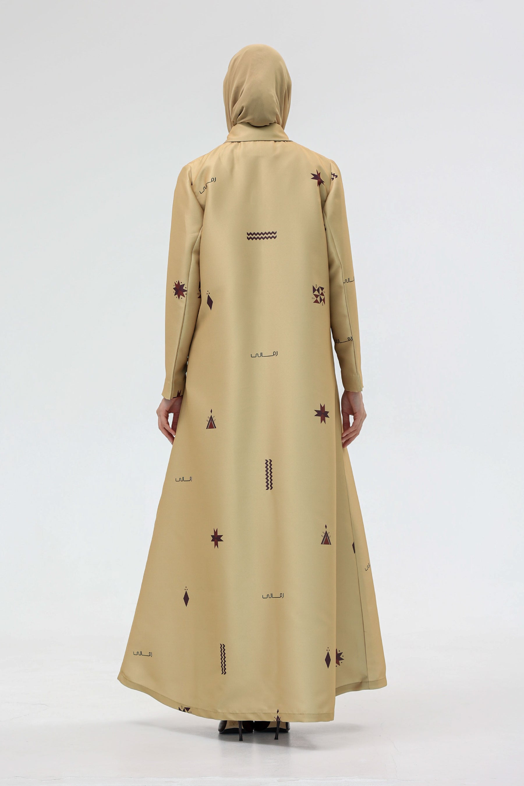 Printed Al-Qatt Al-Asiri Abaya in Desert