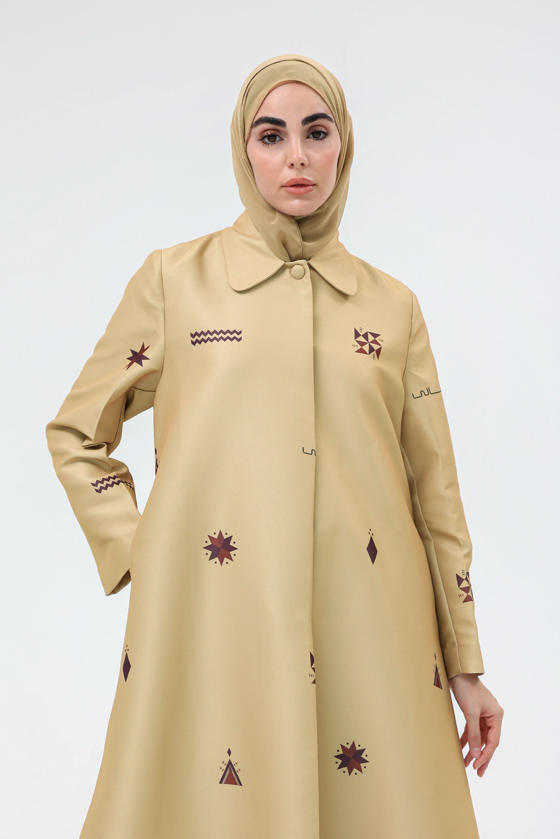 Printed Al-Qatt Al-Asiri Abaya in Desert