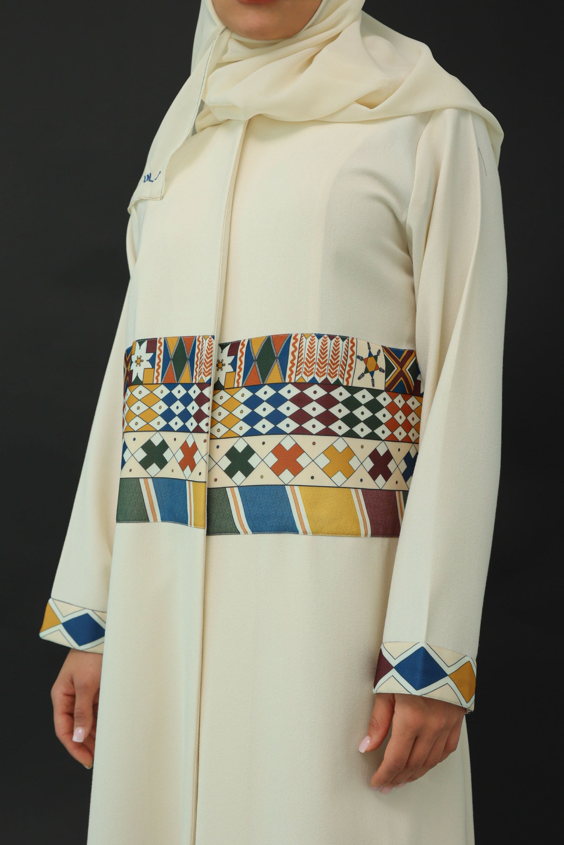 Colorful Printed Al-Qatt Al-Asiri Abaya